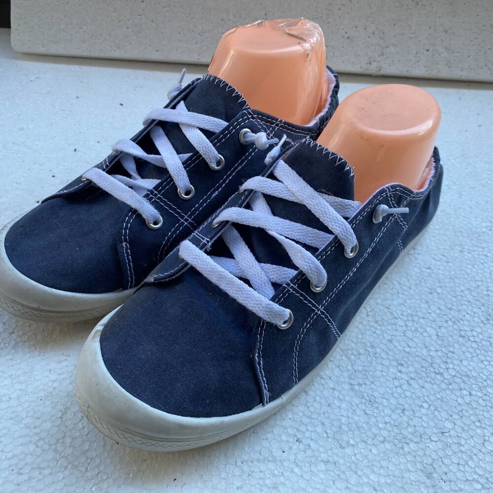 Time and Tru Women’s Blue Scrunch Back Sneaker Memory Foam Canvas Shoes Size 10 - Picture 3 of 14